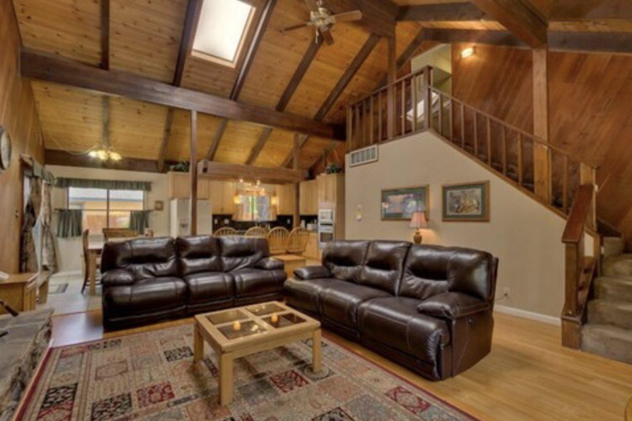 3042 Sierra Blvd. * South Lake Tahoe