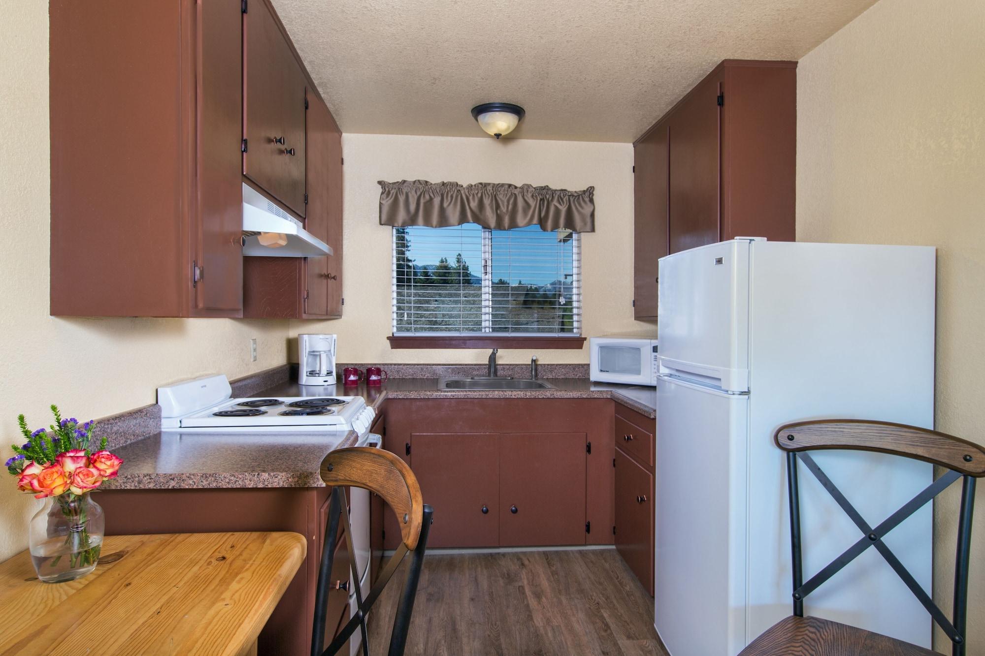 Tahoe Lakeshore & Lodge *
