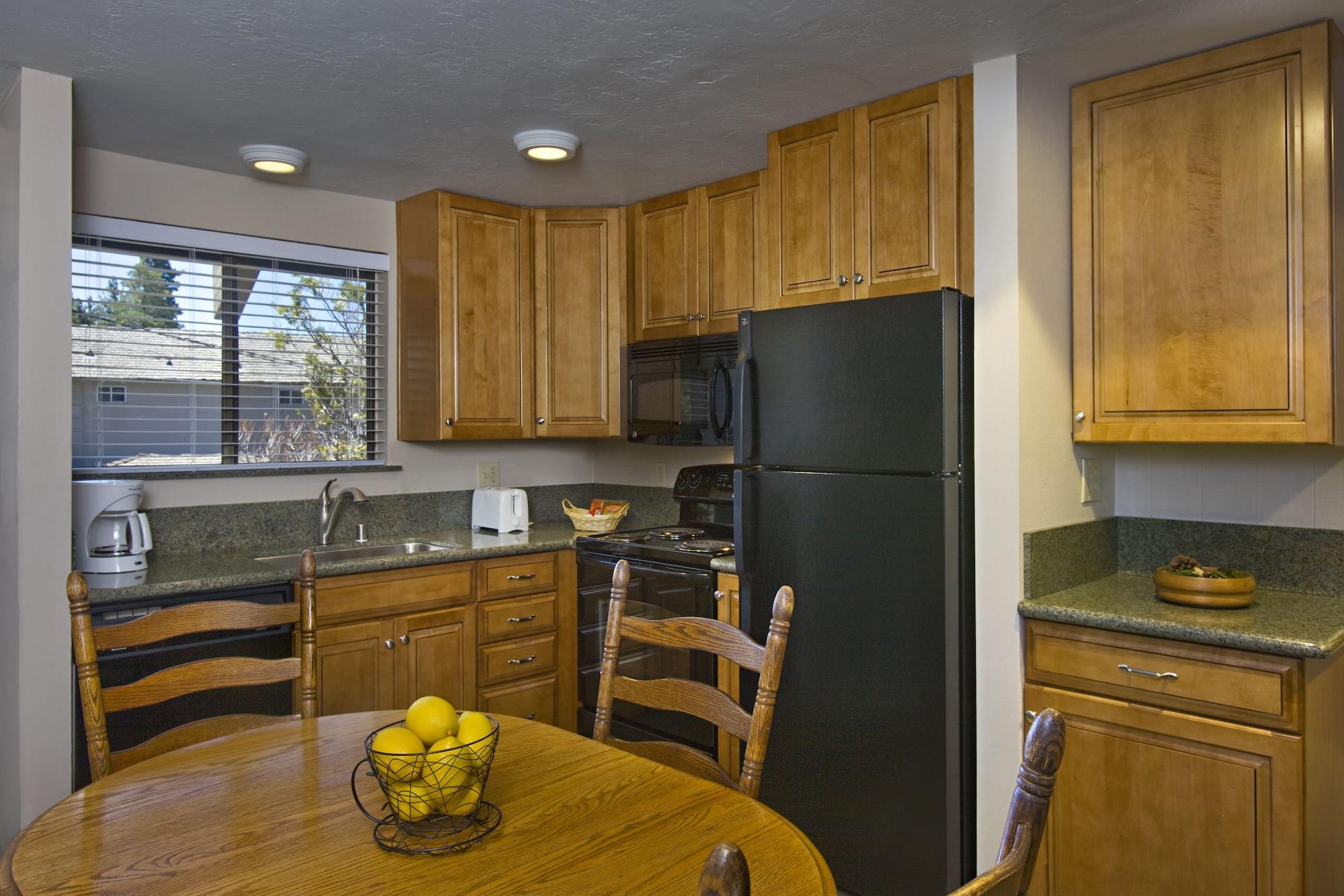 Tahoe Lakeshore & Lodge