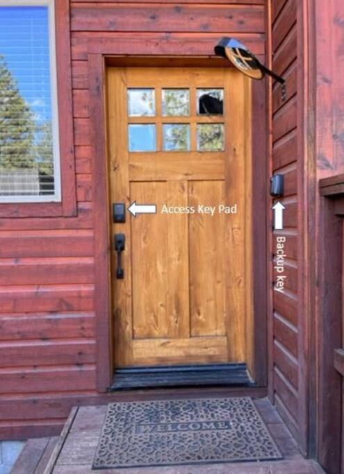 Tahoe Cozy Cabin, 2 Bedroom With A Gas Fireplace.