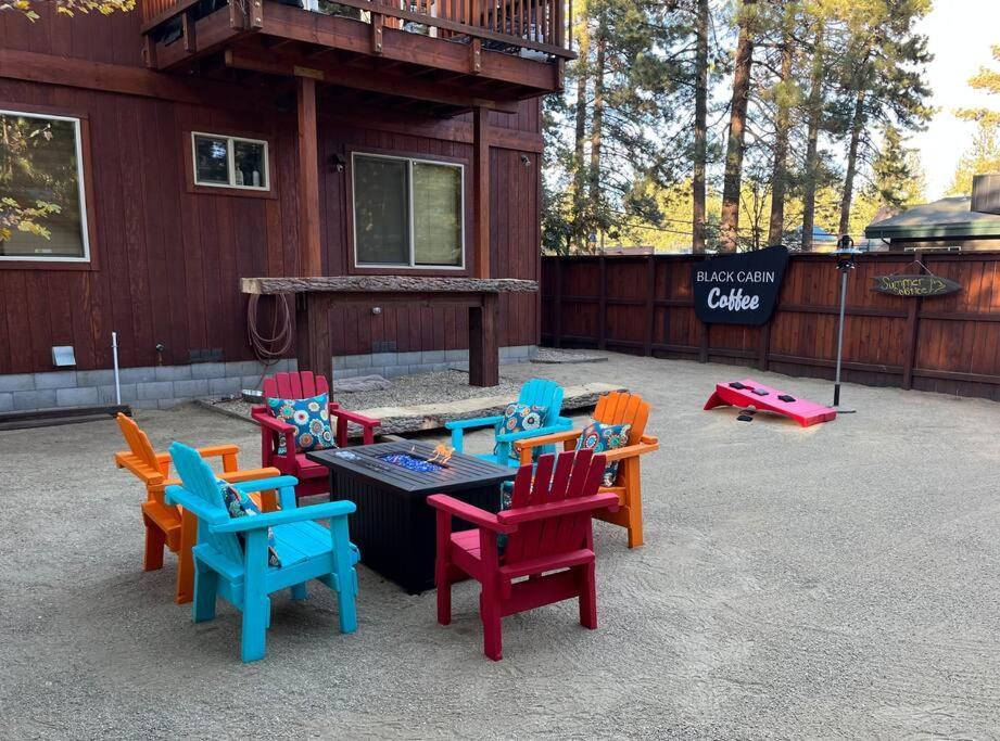 Tahoe Cozy Cabin, 2 Bedroom With A Gas Fireplace. South Lake Tahoe