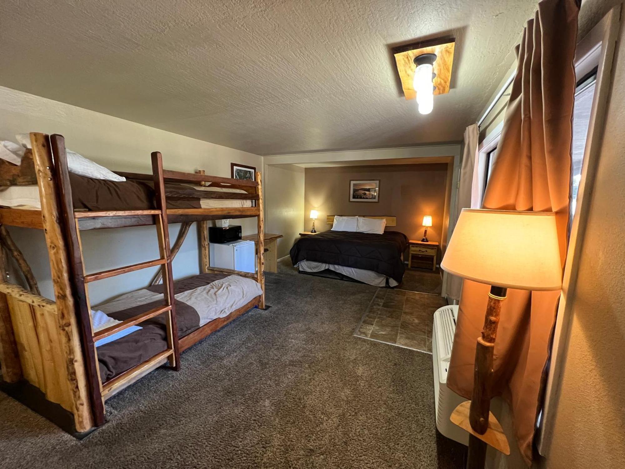 The Trailhead Motel 2*