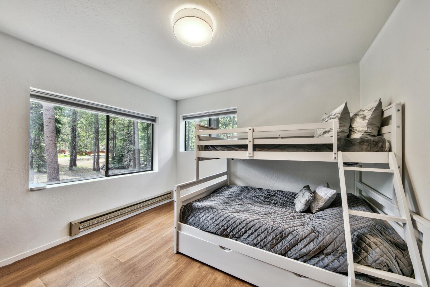 3685s River View Retreat *