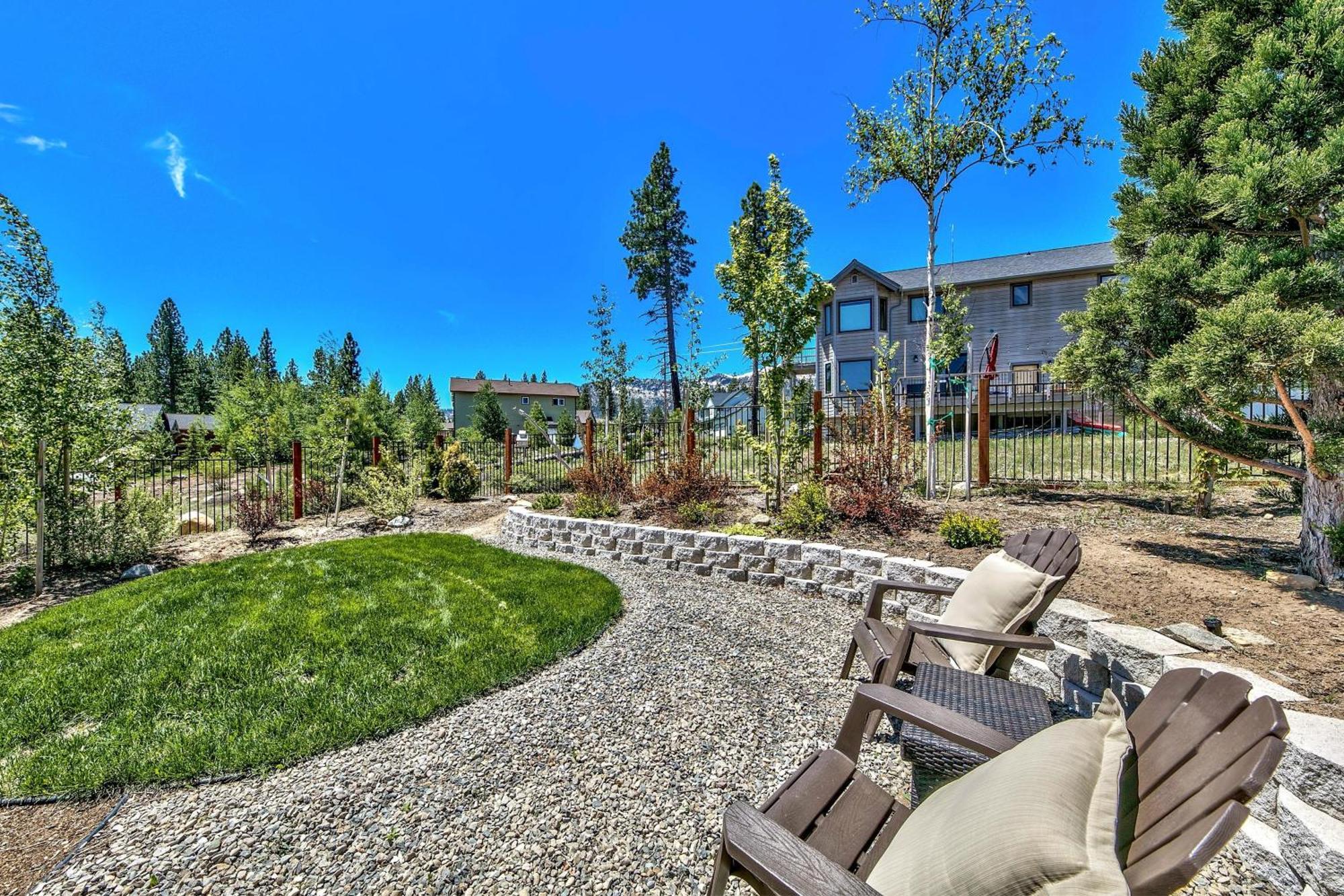 1376md Angora View