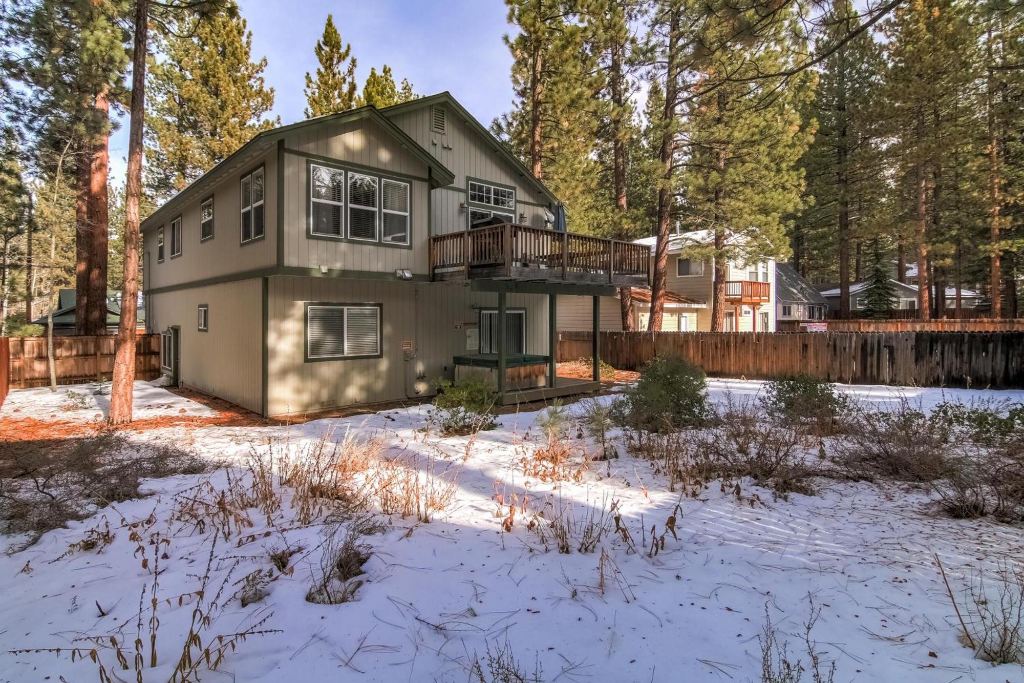 1144gb The Golden Bear Retreat