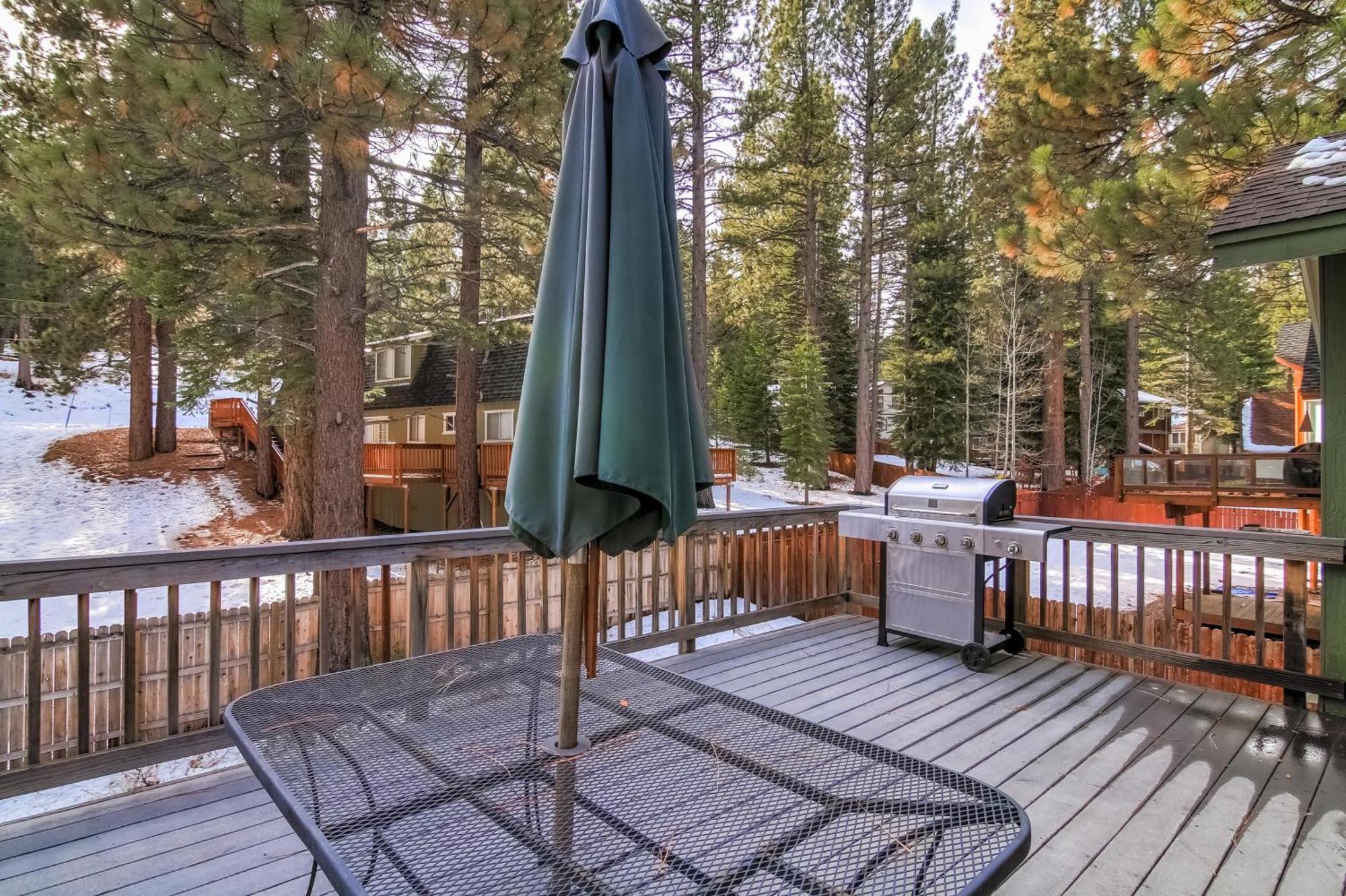 1144gb The Golden Bear Retreat
