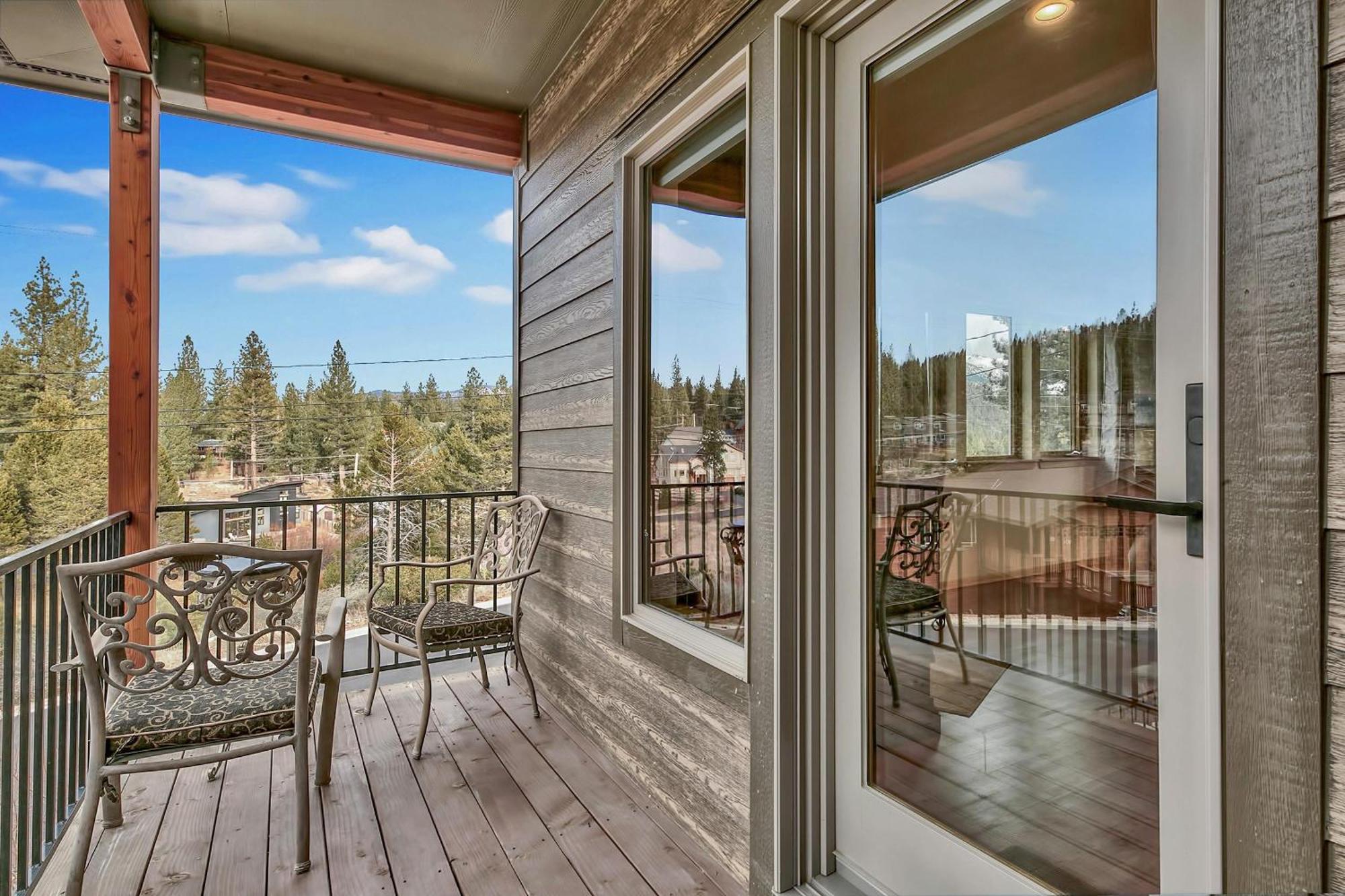 1044c Coyote Ridge
