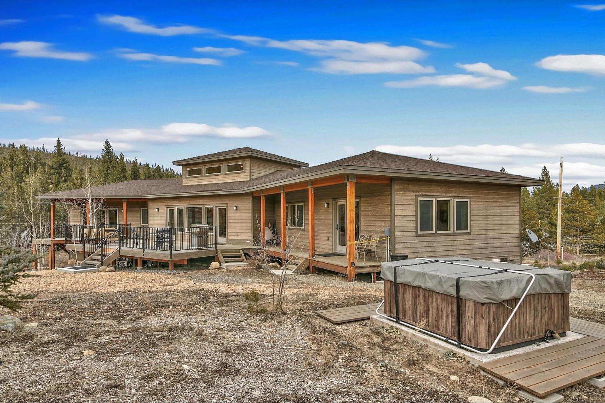 1044c Coyote Ridge *