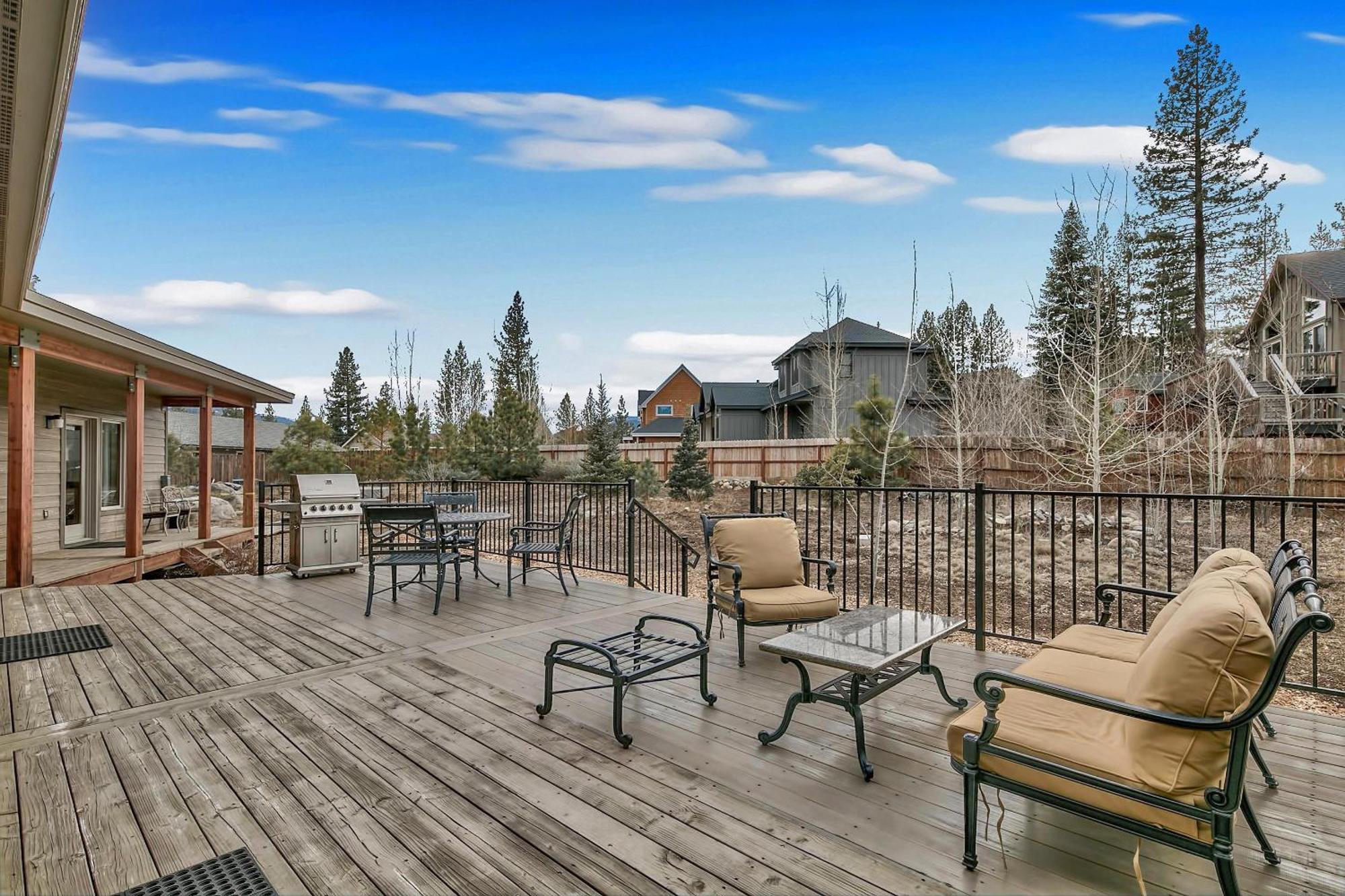 1044c Coyote Ridge *
