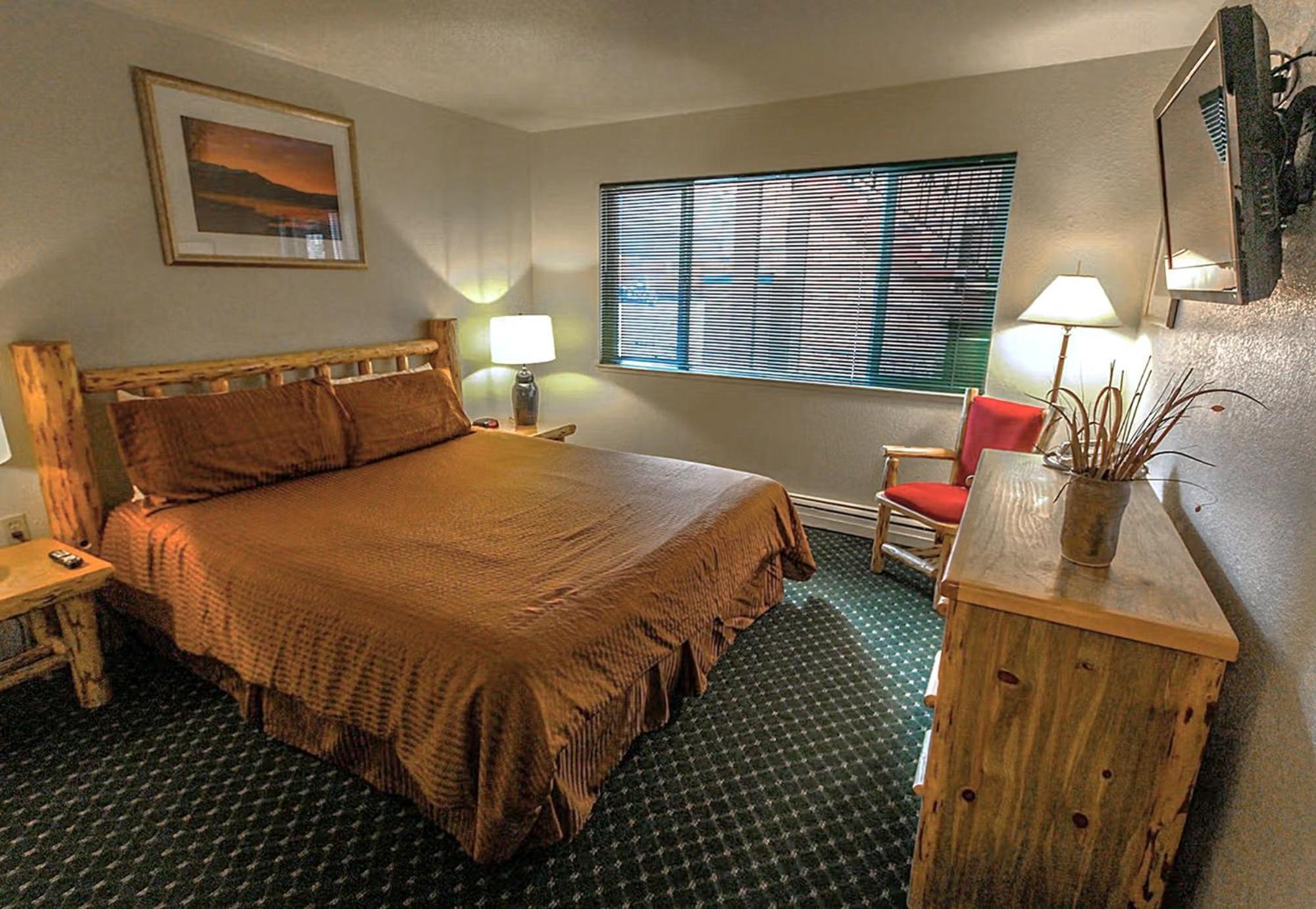 The At Tahoe