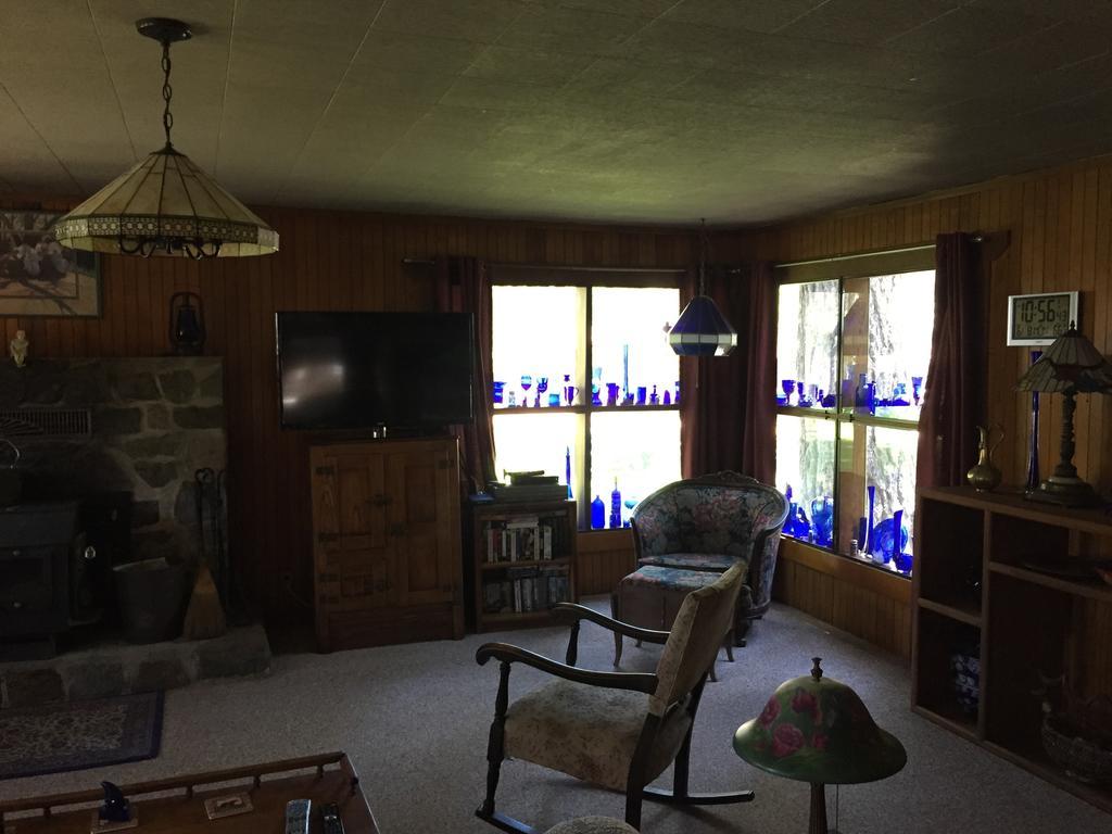 Holly's Place