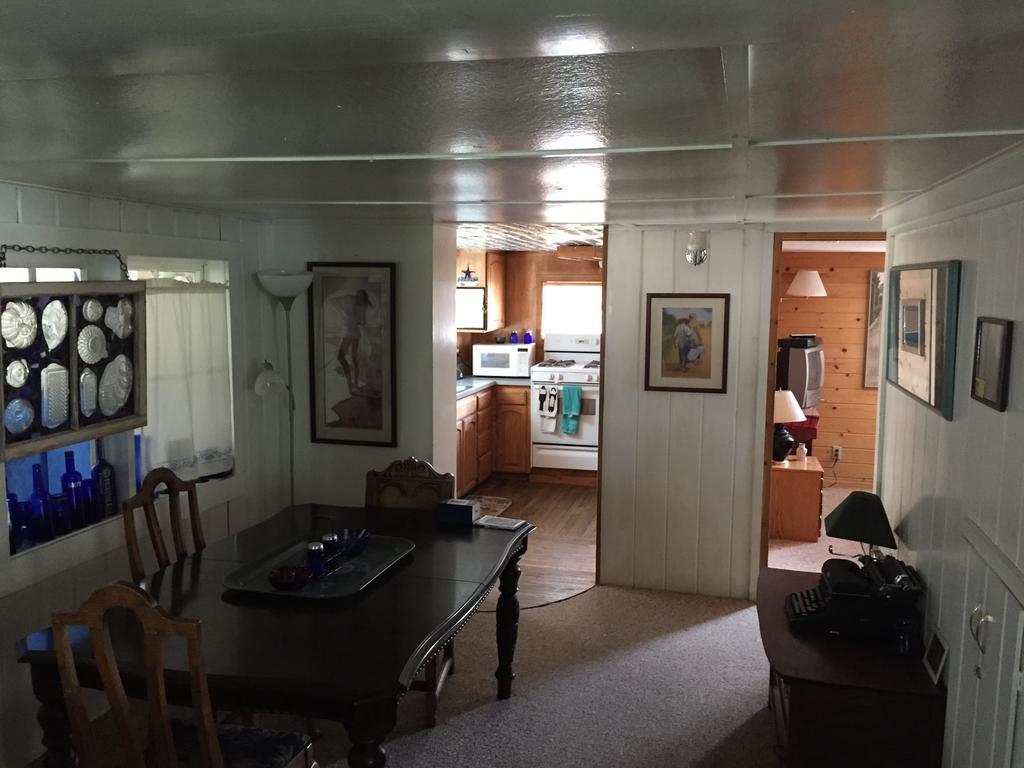Holly's Place Inn