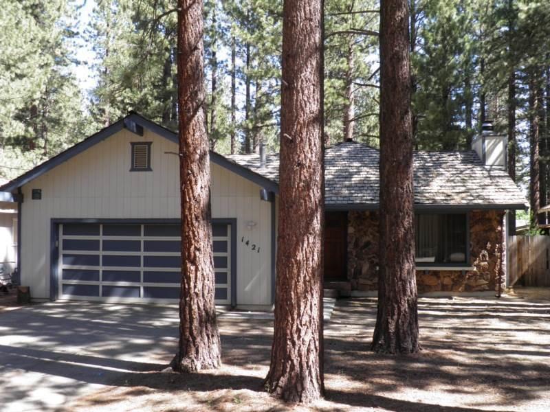 1421 Meadow Crest Drive Holiday home