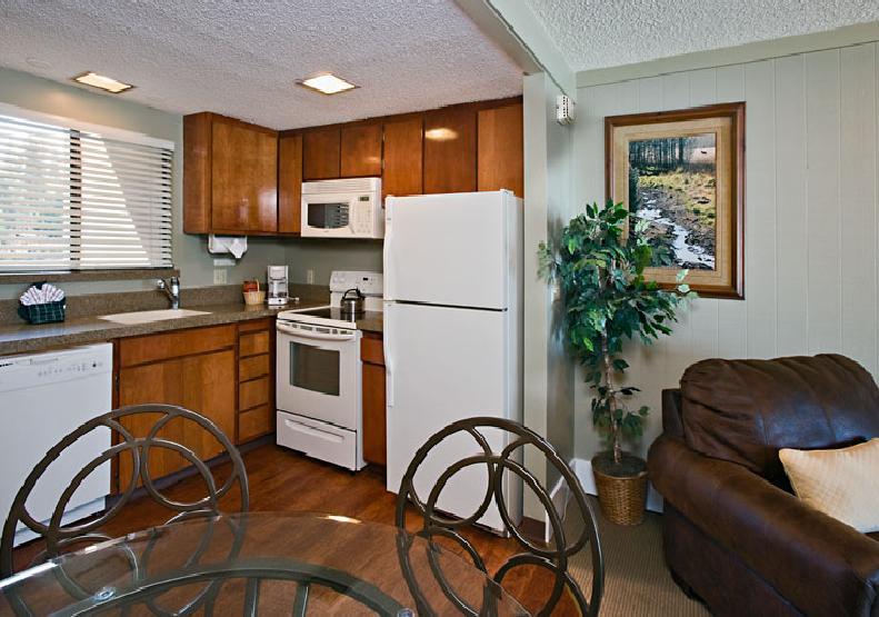 Lodge Tahoe Lakeshore & South Lake Tahoe