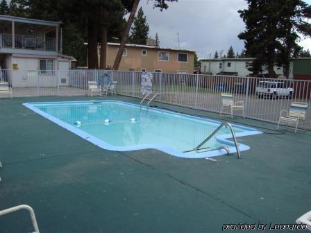 Bluebird Day & Motel 2*