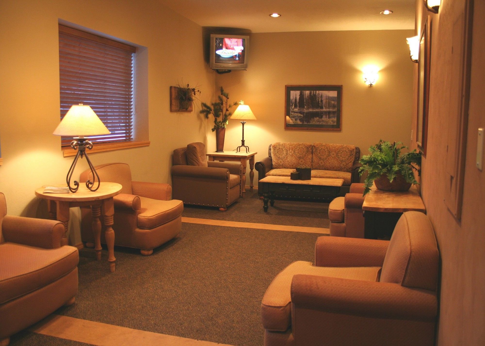 Lodge Tahoe Lakeshore & *