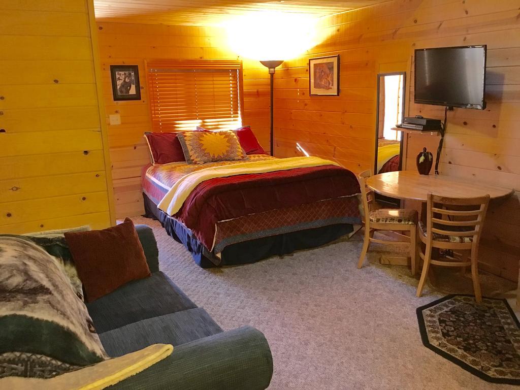 Holly's Place
