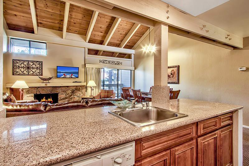 South Tahoe - Steps To & Close To Heavenly Holiday home