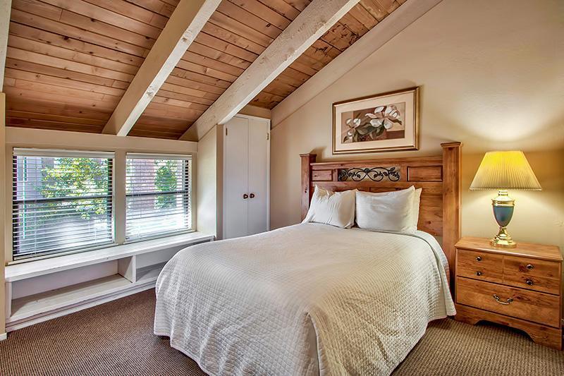 South Tahoe - Steps To & Close To Heavenly