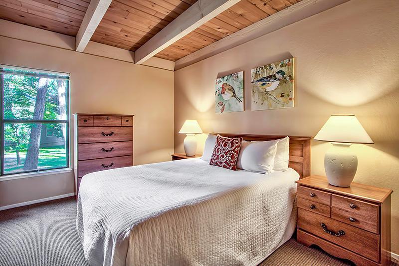 South Tahoe - Steps To & Close To Heavenly