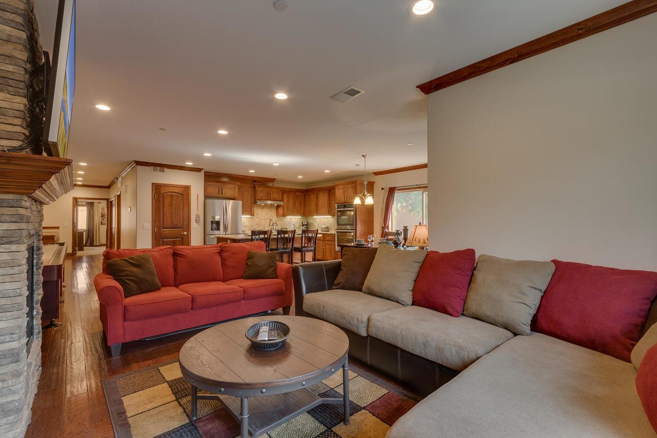 Tahoe Woods Escape - Three Bedroom Holiday home *