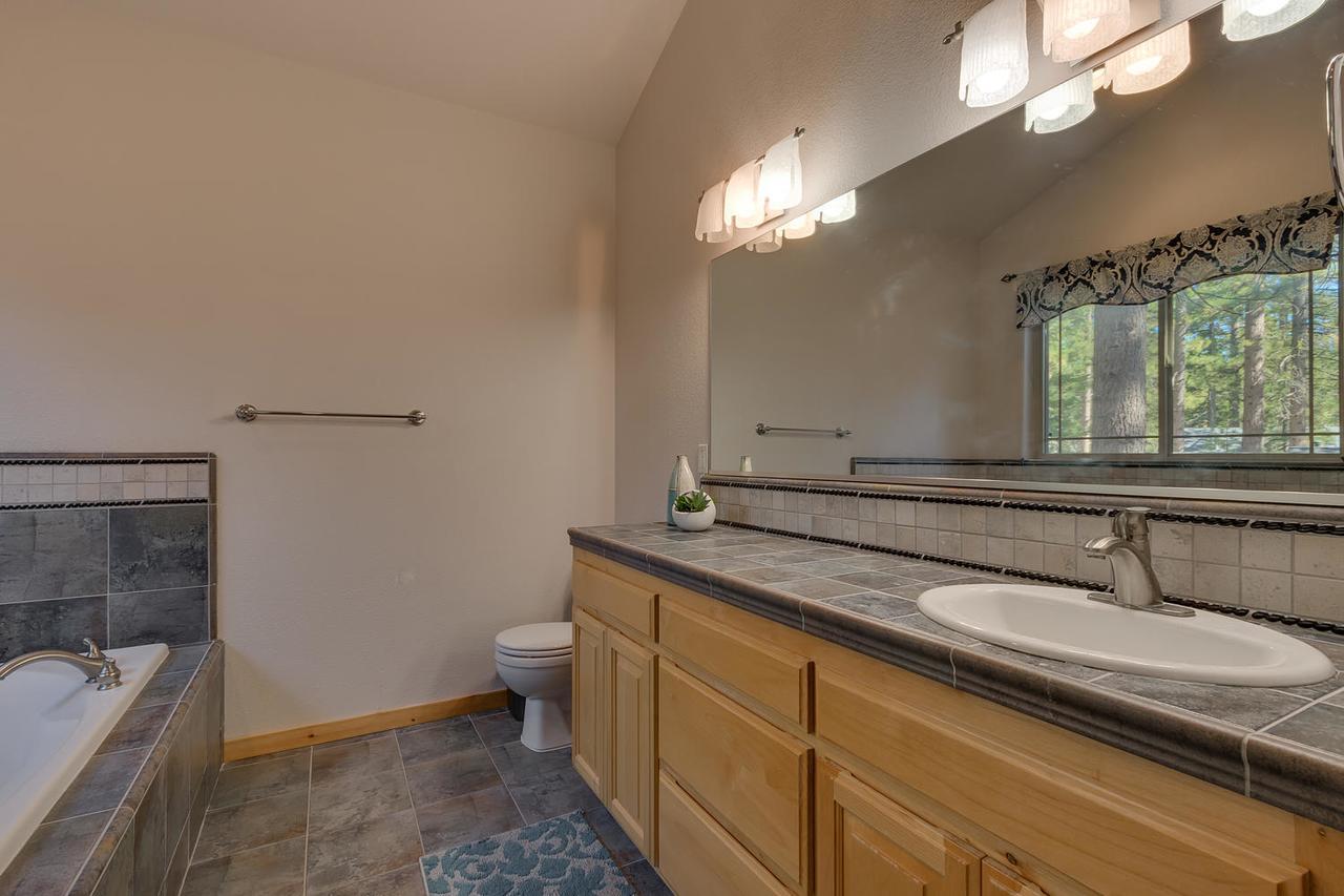 Sugar Pine - Four Bedroom Holiday home