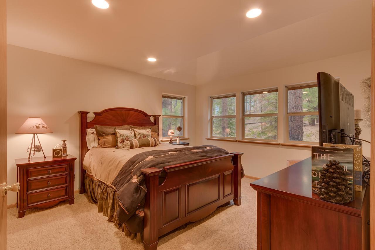 Black Bear - Four Bedroom South Lake Tahoe