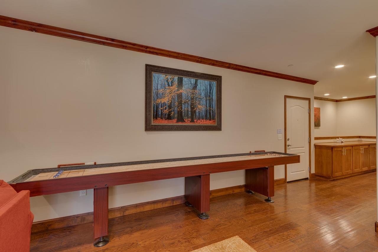 Tahoe Woods Escape - Three Bedroom *