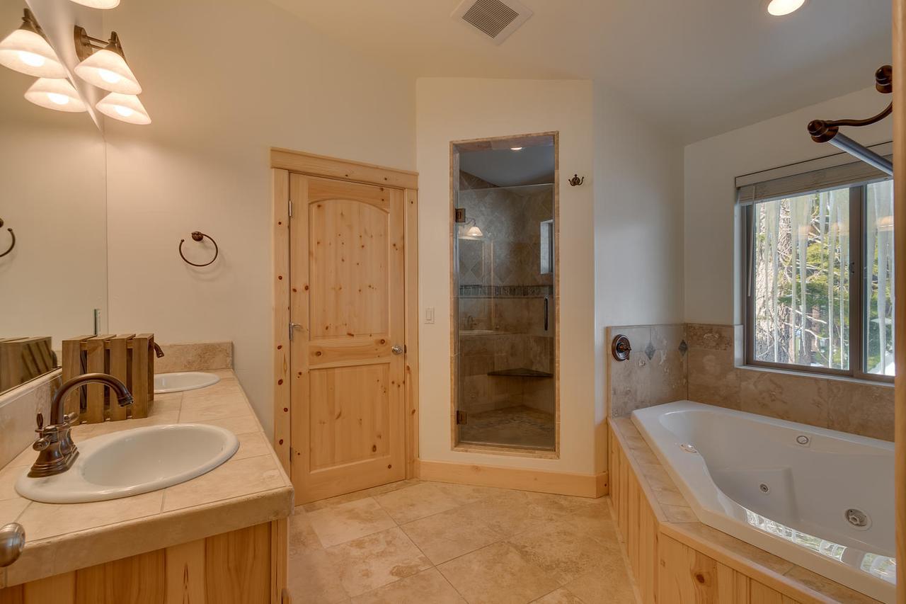 Siesta Harbor - Four Bedroom * South Lake Tahoe