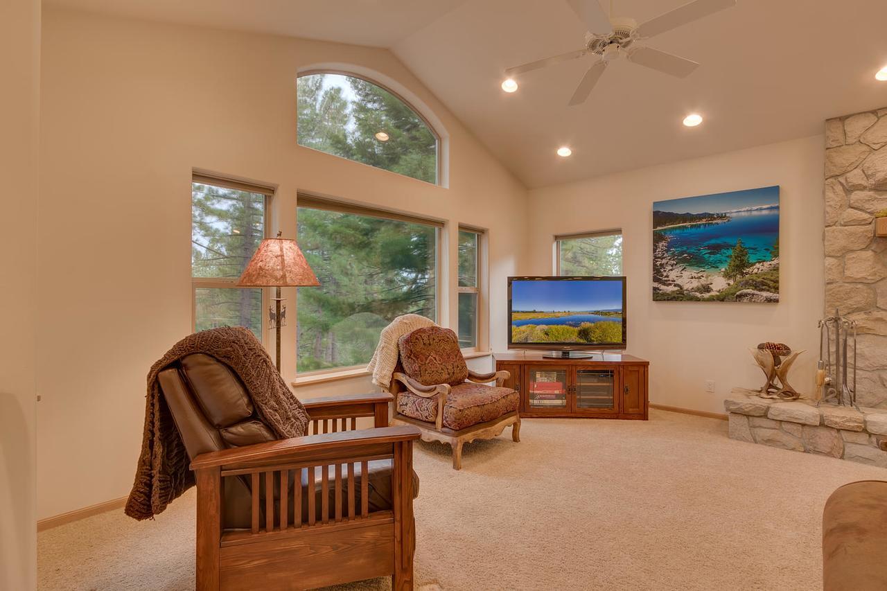 Black Bear - Four Bedroom South Lake Tahoe