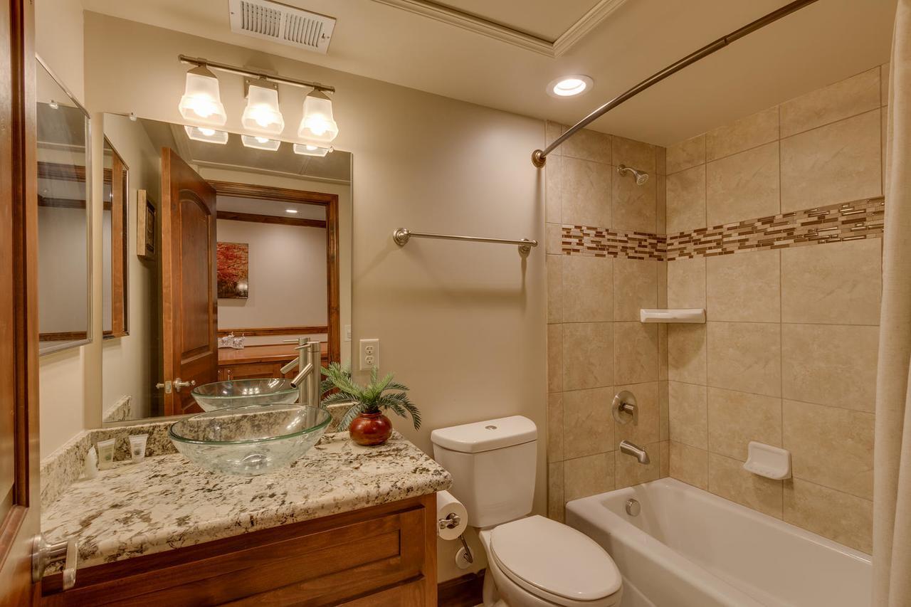 Tahoe Woods Escape - Three Bedroom Holiday home South Lake Tahoe