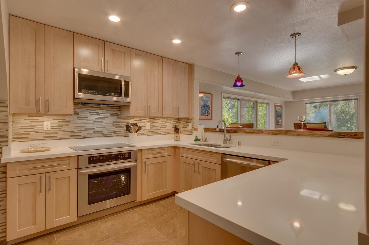 The Meadows - Six Bedroom South Lake Tahoe