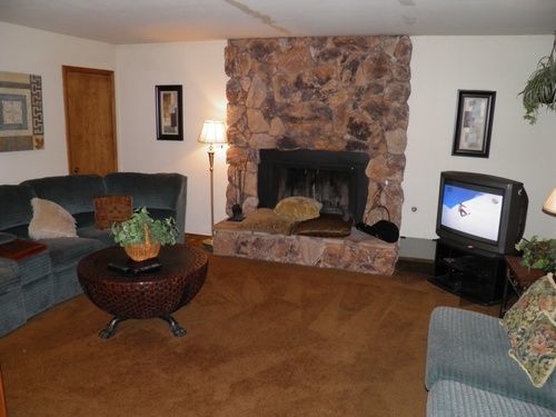 1421 Meadow Crest Drive