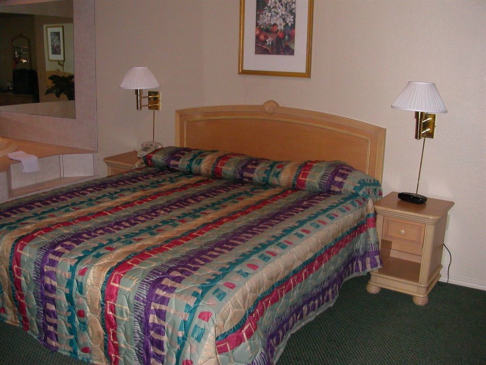 Hotel Lantern 2*
