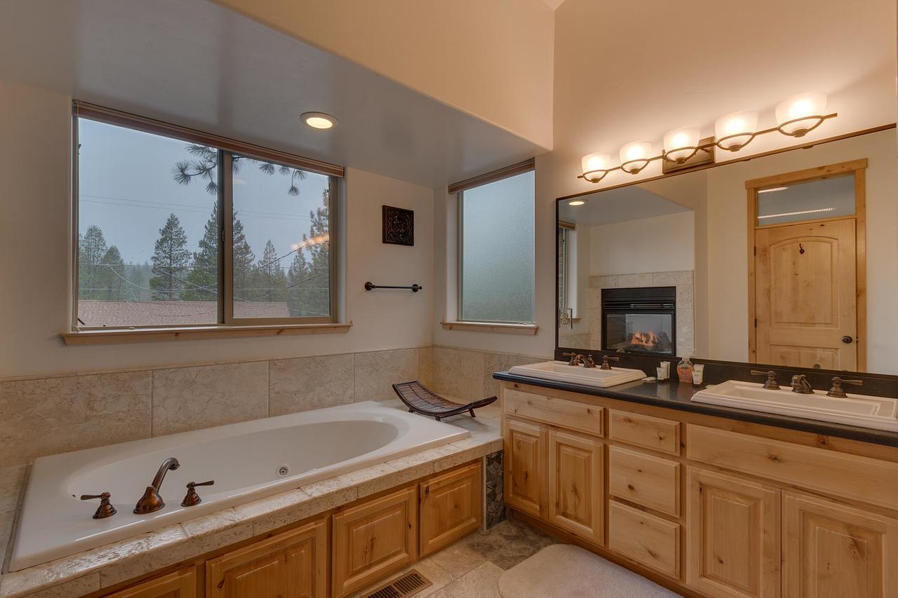 Evergreen Estate - Seven Bedroom