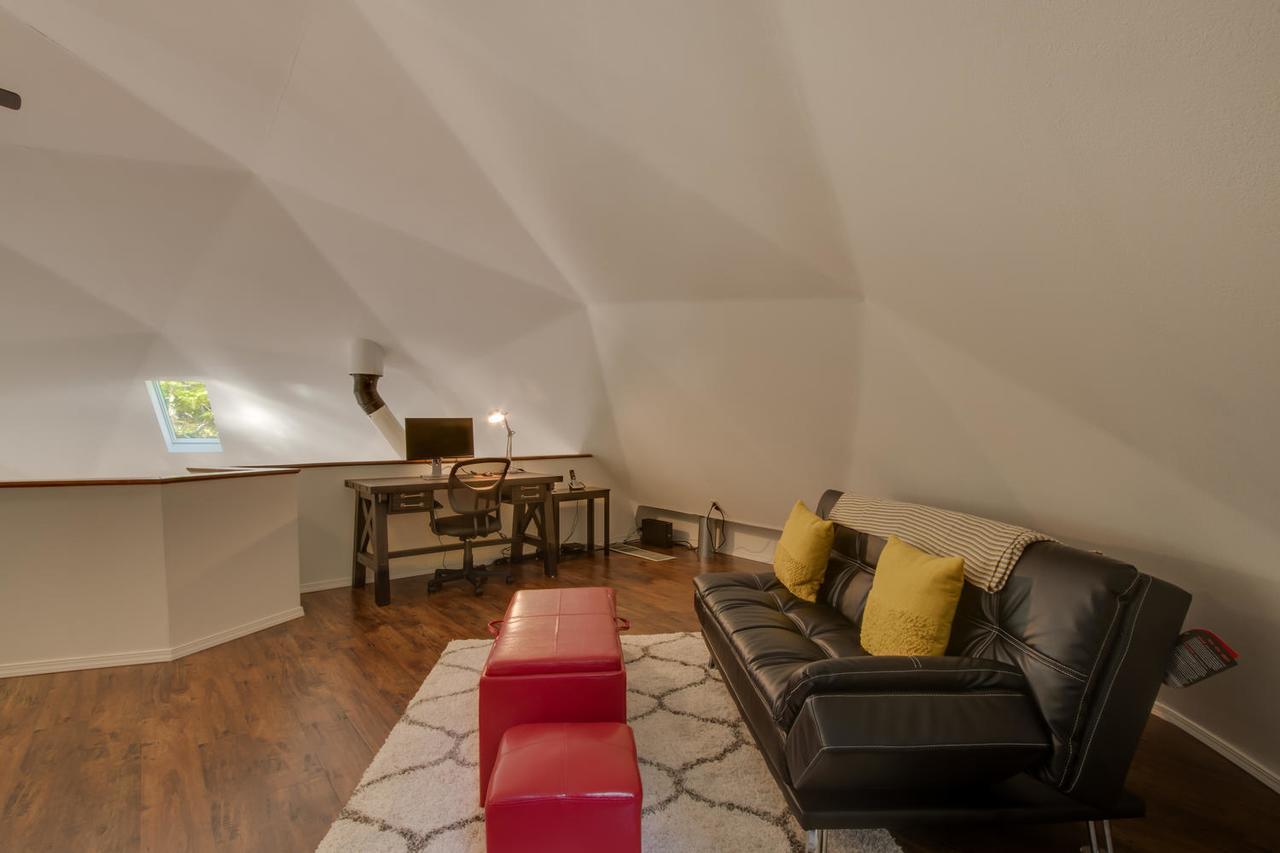 The Snow Globe - Two Bedroom Holiday home