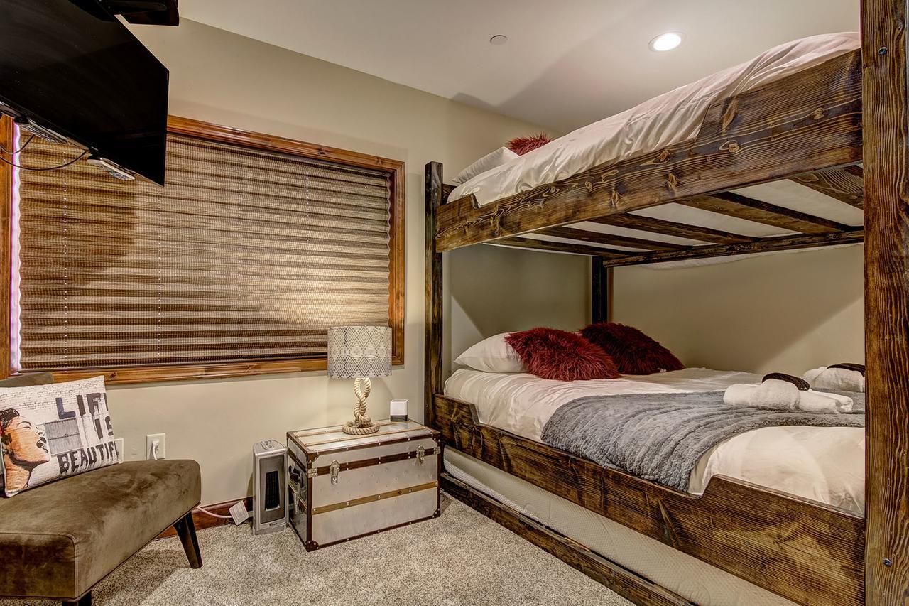 Tahoe Woods Gem - Three Bedroom Holiday home
