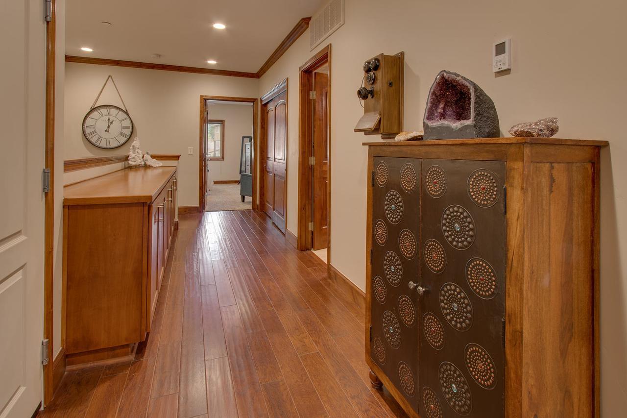 Tahoe Woods Gem - Three Bedroom Holiday home