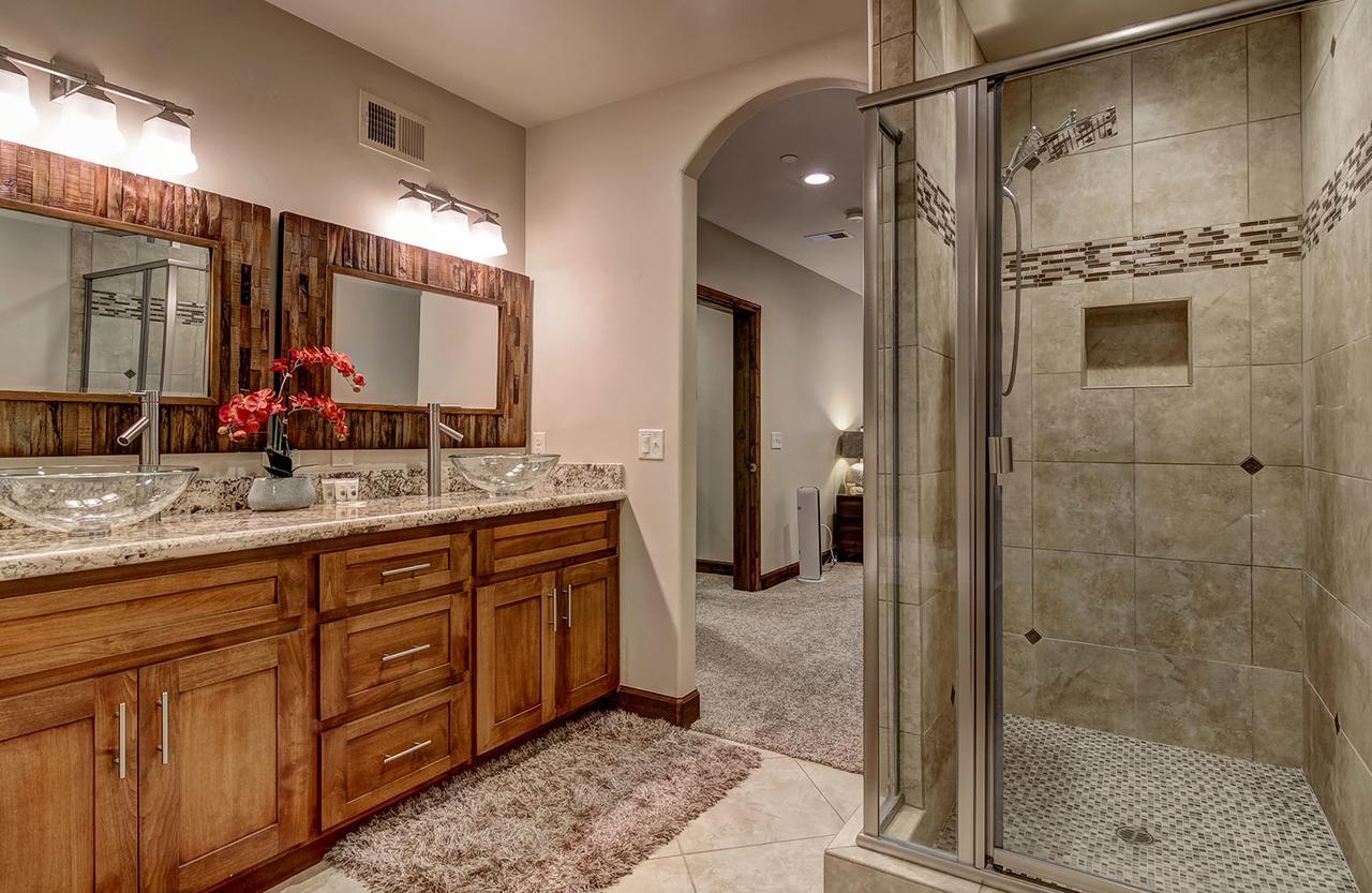 Tahoe Woods Gem - Three Bedroom Holiday home *