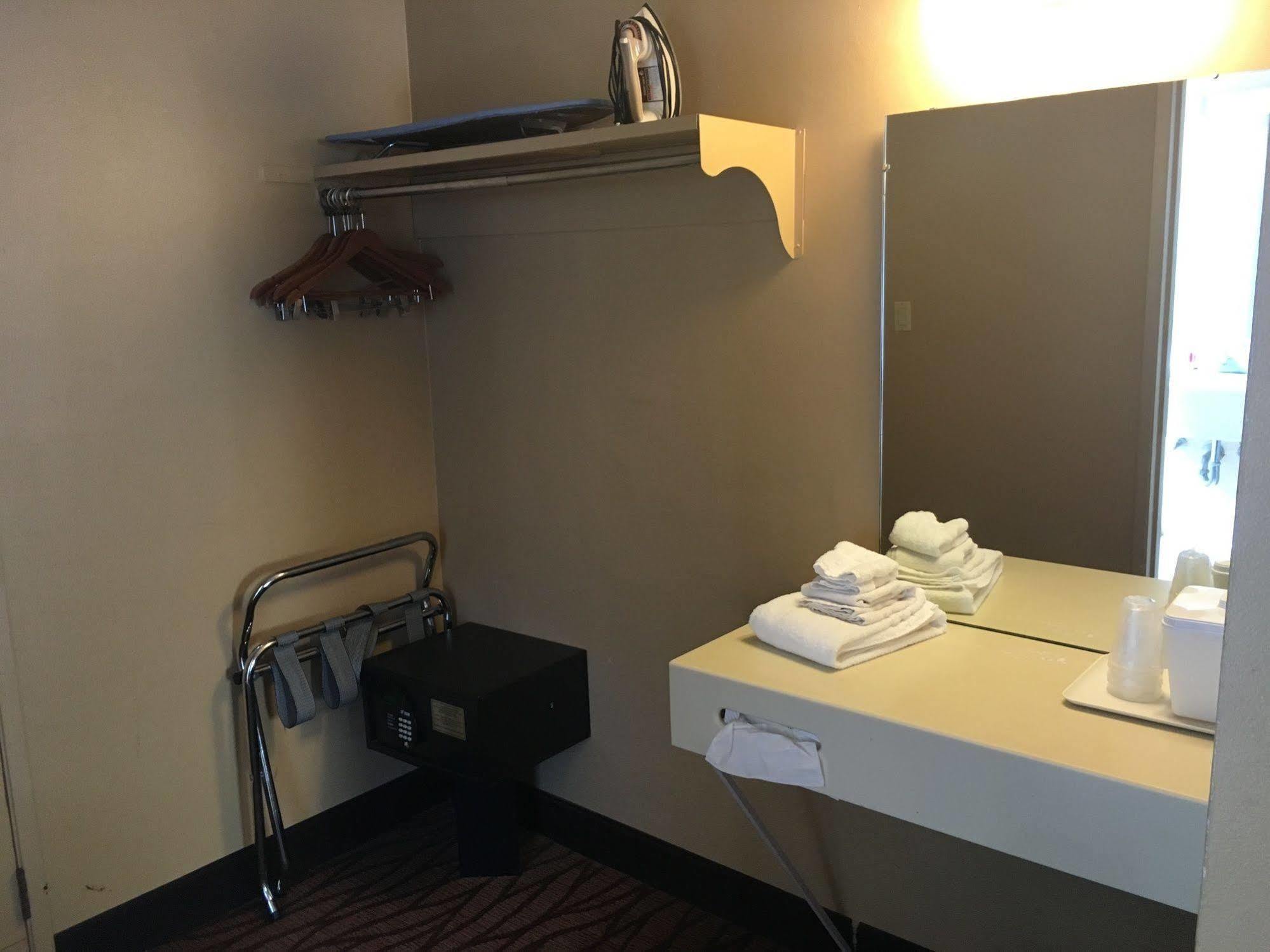 Howard Johnson By Wyndham South Tahoe Hotel 2*