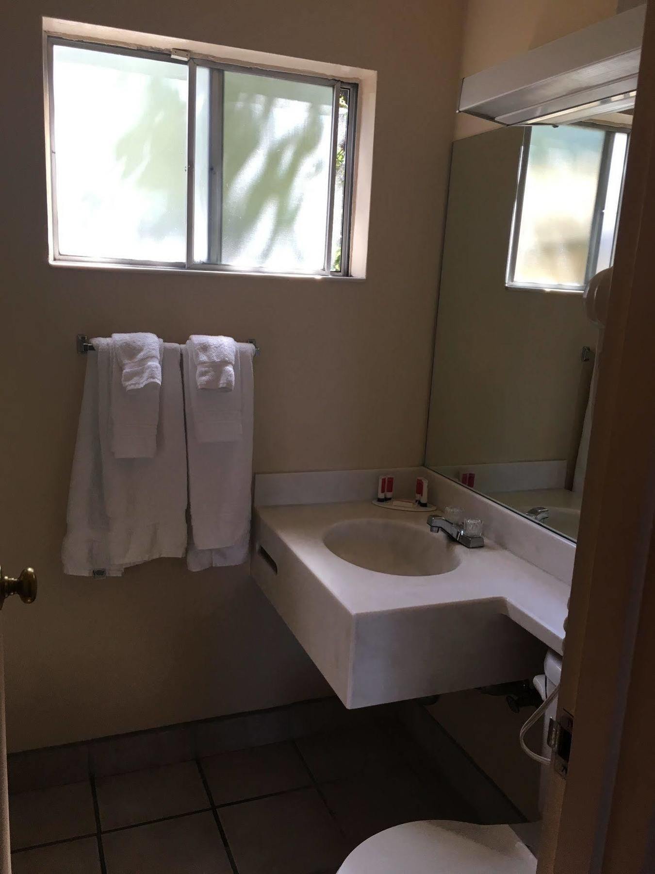 Hotel Howard Johnson By Wyndham South Tahoe 2*