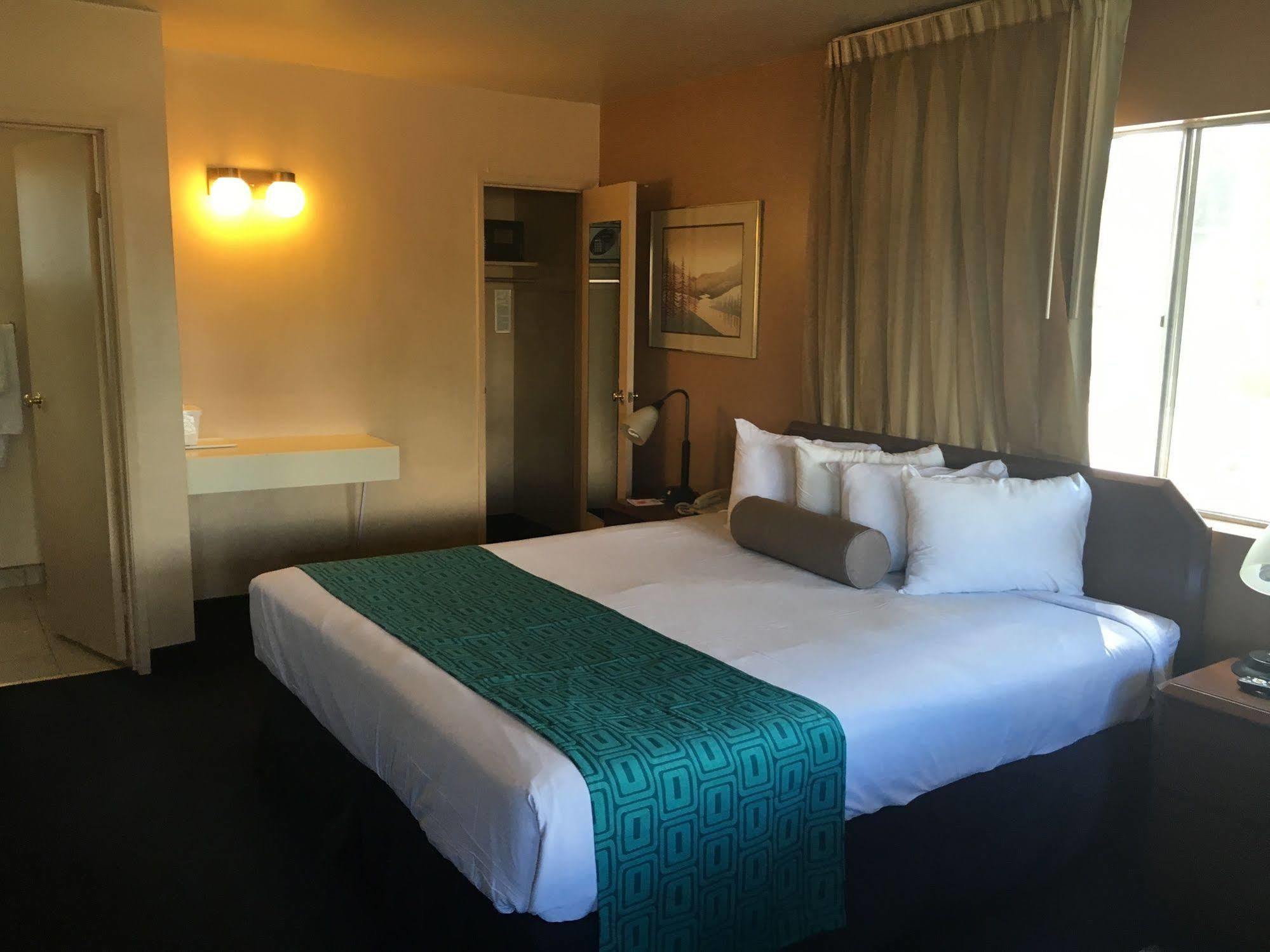 Howard Johnson By Wyndham South Tahoe Hotel 2*