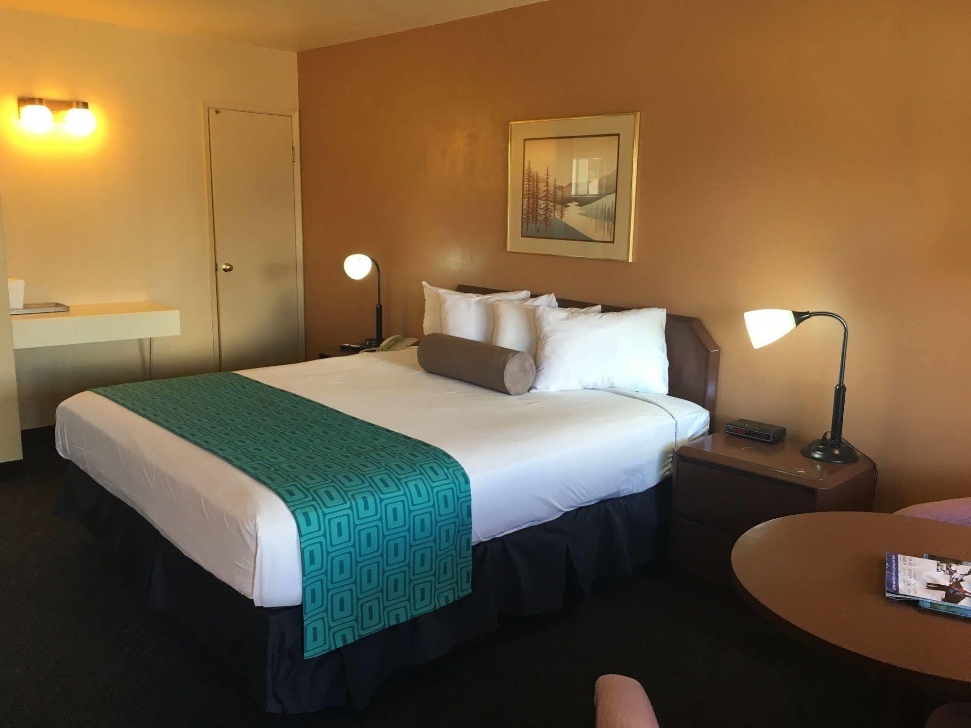 Howard Johnson By Wyndham South Tahoe Hotel 2*
