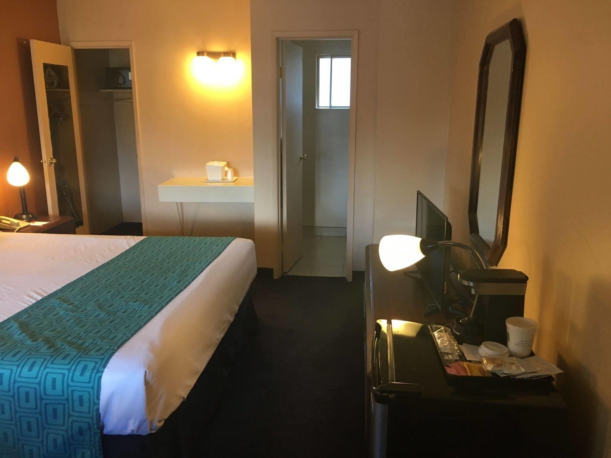 Hotel Howard Johnson By Wyndham South Tahoe 2*