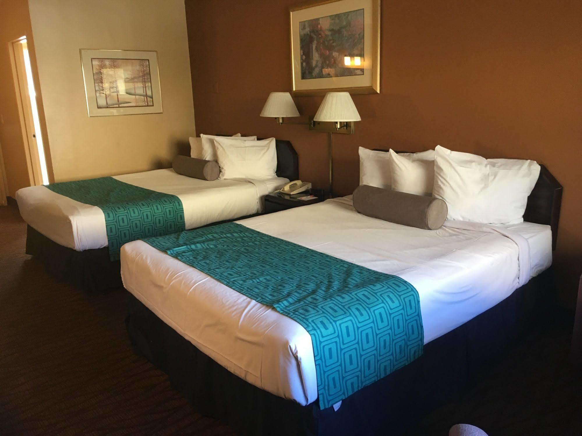Hotel Howard Johnson By Wyndham South Tahoe 2*