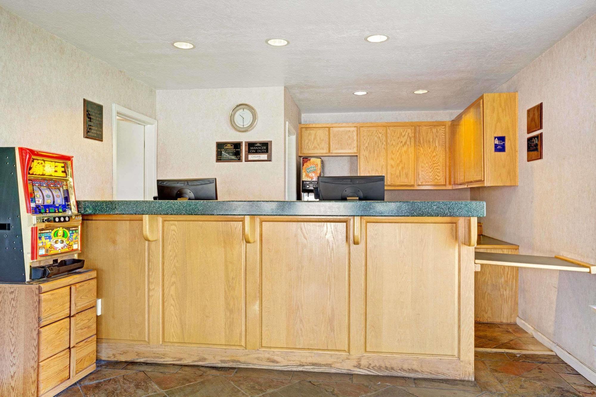 Hotel Howard Johnson By Wyndham South Tahoe