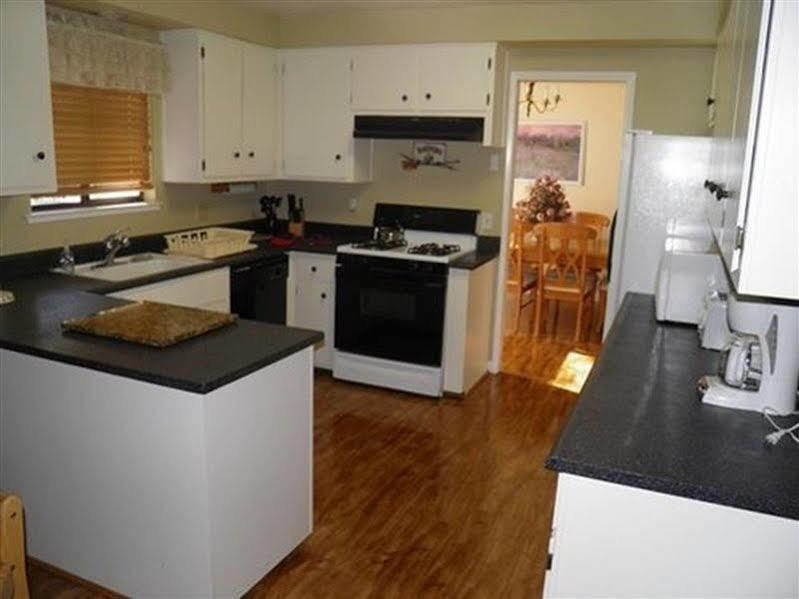 Holiday home 3832 Regina Rd.