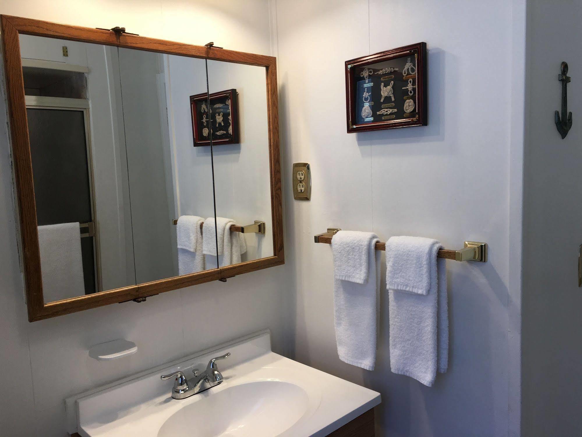 Tahoe Hotel 2*