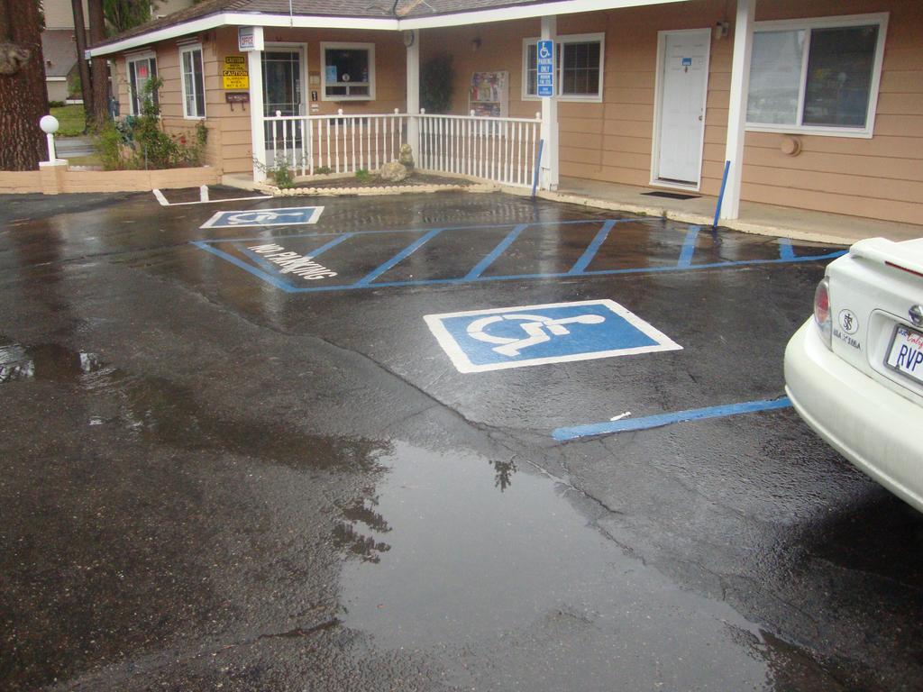 A&a Tahoe Inn 2*