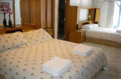 1260 E. San Bernardino Ave Holiday home